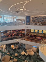 Blick im Schiff von Deck 5 auf Deck 3